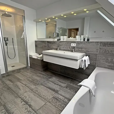 Bodenseehotel Renn מלון הגנאו